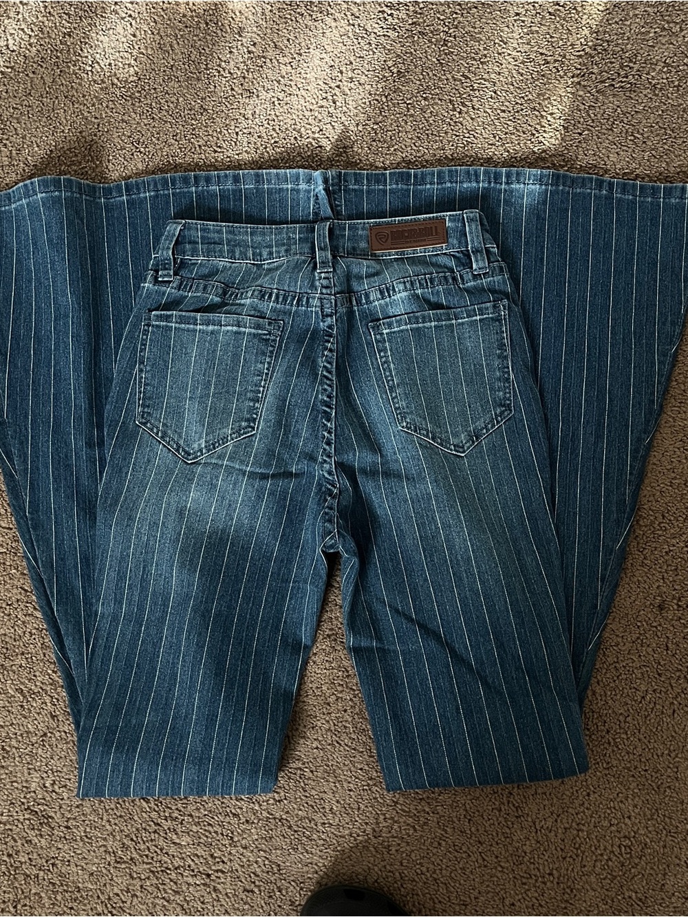 Rock N Roll Jeans - Picture 2 of 3